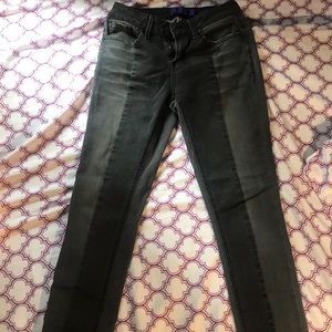 Supper cute black jeans..just don’t fit